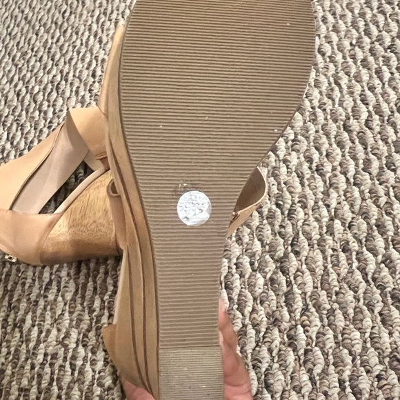 DVF Opal wedges tan size 9.5 Good condition - Picture 4 of 8